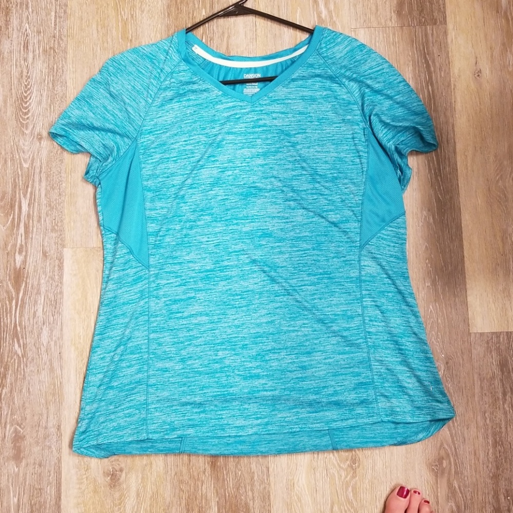 Turquoise green shirt sleeve athletic tee